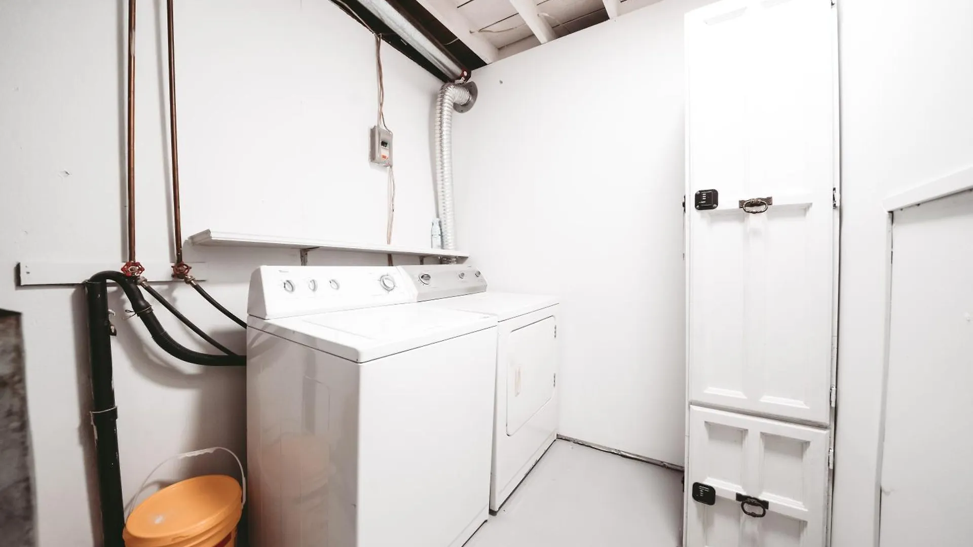 Apartment Ferienwohnung The Cloud Off 16Th YYC