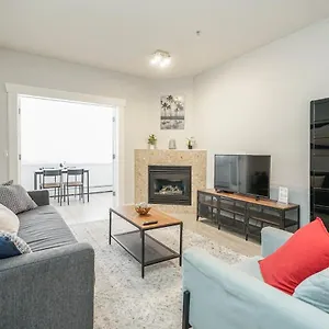 New Cozy 2 Bedrooms W Parking Calgary